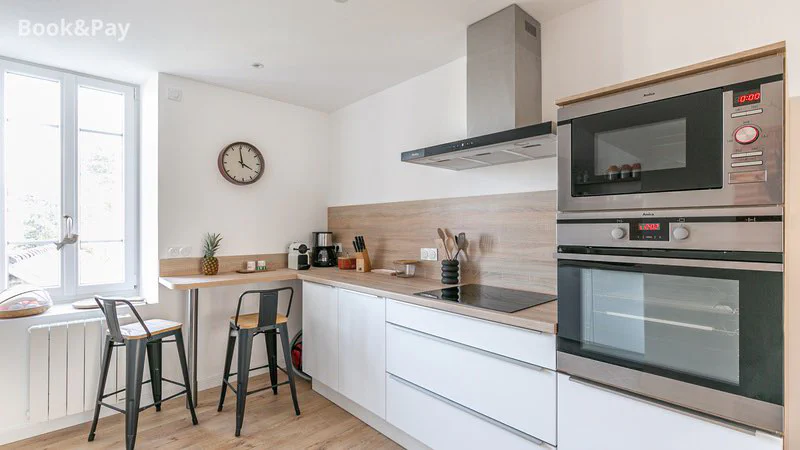 Coin cuisine de l'appartement Callot à Carantec