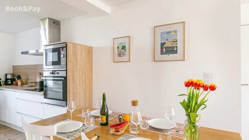 Cuisine équipée de l'appartement Callot à Carantec